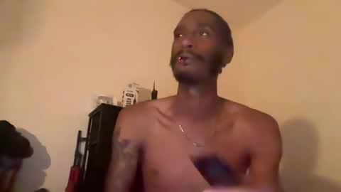 Snapshot of thirdlegkenny chatting on 12-15-25, 02:27 thirdlegkenny online show from 12-15-25, 02:27