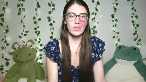 Snapshot of thistlefernsby chatting on 06-14-26, 06:21 thistlefernsby online show from 06-14-26, 06:21