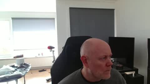 Snapshot of thomas315627 chatting on 04-10-26, 02:00 thomas315627 online show from 04-10-26, 02:00