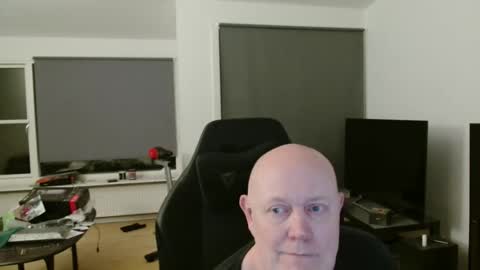 Snapshot of thomas315627 chatting on 04-15-26, 08:53 thomas315627 online show from 04-15-26, 08:53