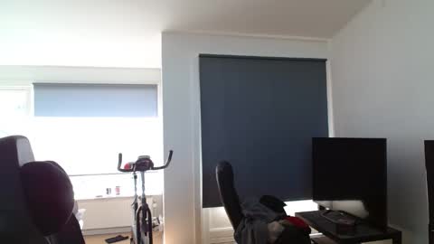 Snapshot of thomas315627 chatting on 04-22-26, 02:40 thomas315627 online show from 04-22-26, 02:40