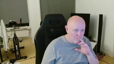 Snapshot of thomas315627 chatting on 06-03-26, 10:15 thomas315627 online show from 06-03-26, 10:15