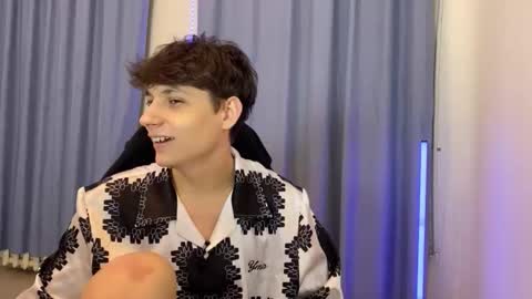 Thomas Hill online show from 10-23-25, 04:50