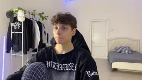 Thomas Hill online show from 10-26-25, 08:26