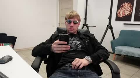 Snapshot of thomas_brons chatting on 06-27-26, 05:29 THOMAS BRONS online show from 06-27-26, 05:29