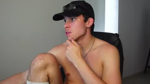 Snapshot of thomas_brons chatting on 07-04-26, 04:46 THOMAS BRONS online show from 07-04-26, 04:46