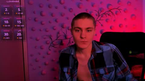 Snapshot of thomas_crow chatting on 01-08-26, 09:44 thomas_crow online show from 01-08-26, 09:44