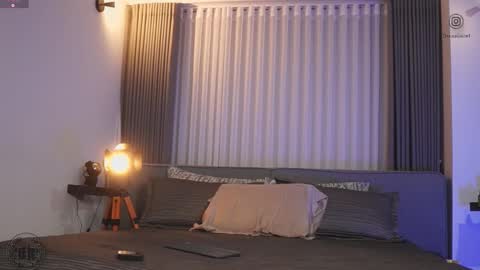 Snapshot of thomas_falcon1 chatting on 10-23-25, 10:52 Thomas Falcon online show from 10-23-25, 10:52