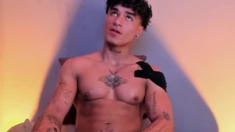 Snapshot of thomas_fit1 chatting on 12-28-24, 07:01 Thomas 3 JUST STAY AND BE MY LAST LOVE online show from 12-28-24, 07:01