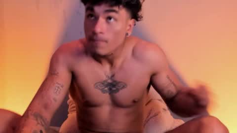 Snapshot of thomas_fit1 chatting on 01-02-25, 04:46 Thomas 3 JUST STAY AND BE MY LAST LOVE online show from 01-02-25, 04:46