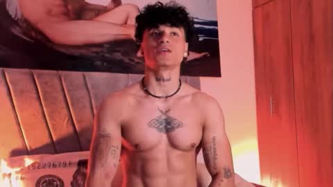 Snapshot of thomas_fit1 chatting on 10-20-25, 11:27 Thomas 3 JUST STAY AND BE MY LAST LOVE online show from 10-20-25, 11:27