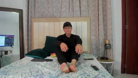 Snapshot of thomas_millers chatting on 04-08-26, 01:16 thomas_millers online show from 04-08-26, 01:16