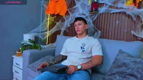 Thomas online show from 10-29-25, 11:23