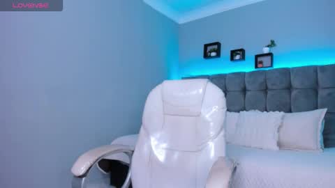 Snapshot of thomas_moon_ chatting on 02-07-26, 11:47 Thomas online show from 02-07-26, 11:47