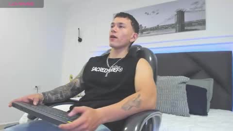 Snapshot of thomas_moon_ chatting on 02-20-26, 01:11 Thomas online show from 02-20-26, 01:11