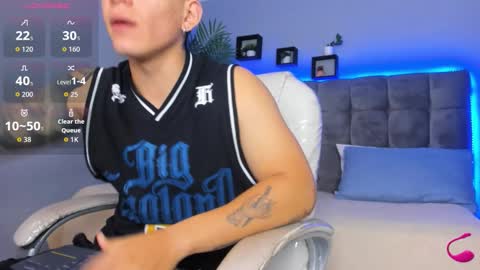 Snapshot of thomas_moon_ chatting on 03-16-26, 01:26 Thomas online show from 03-16-26, 01:26