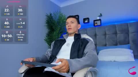 Snapshot of thomas_moon_ chatting on 03-24-26, 12:32 Thomas online show from 03-24-26, 12:32