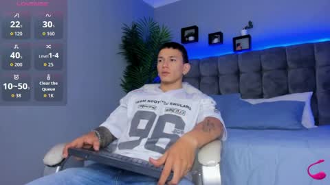 Snapshot of thomas_moon_ chatting on 03-31-26, 01:22 Thomas online show from 03-31-26, 01:22
