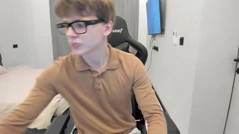 Tomas online show from 04-25-26, 04:15