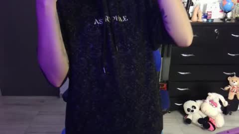 VALERIA online show from 04-11-26, 10:58