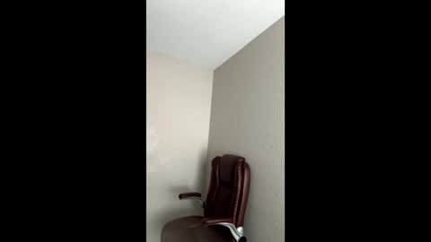 Snapshot of thomasgwhitecft chatting on 05-11-26, 04:04 FatherTime online show from 05-11-26, 04:04