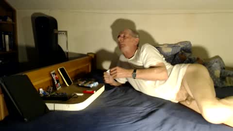 Snapshot of thomasleiber chatting on 12-01-25, 05:29 Thomas online show from 12-01-25, 05:29