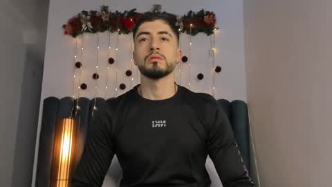 Snapshot of thomasmarzo1 chatting on 12-14-25, 08:24 sweetfit boy online show from 12-14-25, 08:24