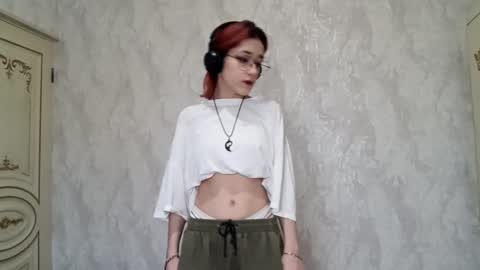 Snapshot of thomasvicknair chatting on 12-05-25, 11:30 Lina online show from 12-05-25, 11:30