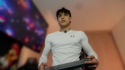 Thom Klein online show from 10-15-25, 07:47