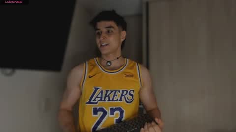 Thom Klein online show from 04-24-26, 07:16