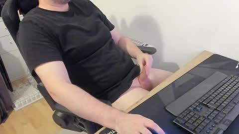 thommy2008 online show from 12-22-25, 03:20