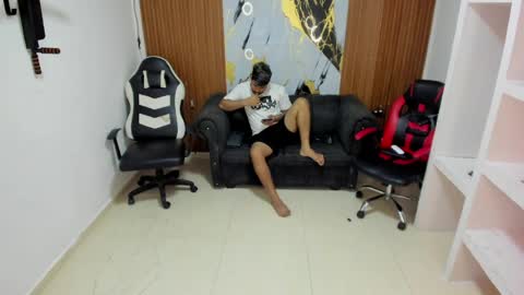 thomson_hot01 online show from 03-18-26, 05:10