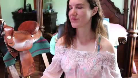 ThornburyRose online show from 04-26-26, 03:53