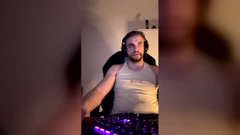 thorodinson03 online show from 02-12-26, 06:03