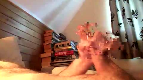 Snapshot of throbert1 chatting on 11-01-25, 08:16 Robert online show from 11-01-25, 08:16