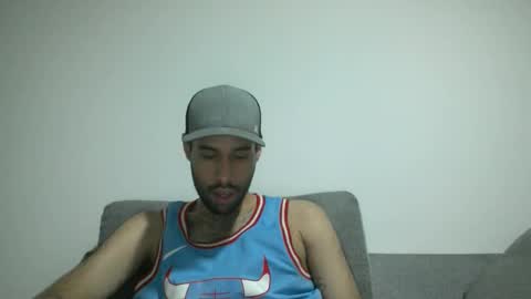 Snapshot of throwawayyourgun chatting on 12-06-24, 10:30 Luka online show from 12-06-24, 10:30