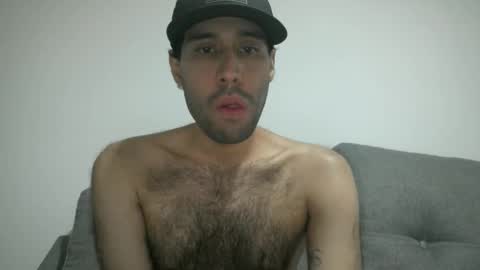 Snapshot of throwawayyourgun chatting on 01-25-25, 03:09 Luka online show from 01-25-25, 03:09