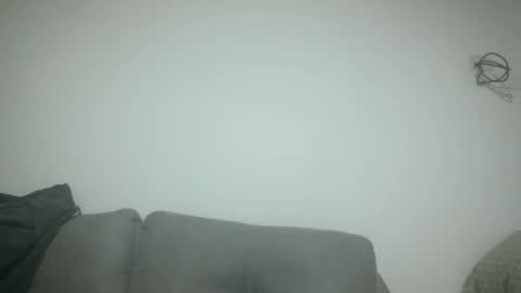 Snapshot of throwawayyourgun chatting on 10-08-25, 04:37 Luka online show from 10-08-25, 04:37