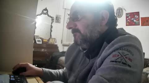 Snapshot of thunderflash73 chatting on 02-14-25, 06:29 Little Wolf online show from 02-14-25, 06:29