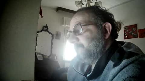 Snapshot of thunderflash73 chatting on 02-17-25, 07:37 Little Wolf online show from 02-17-25, 07:37