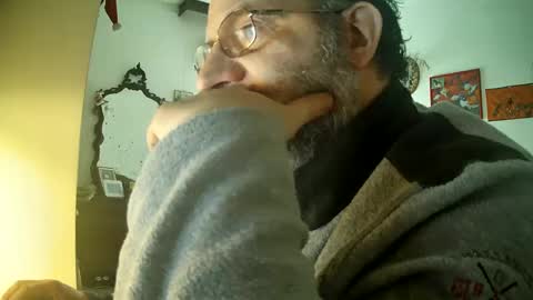 Snapshot of thunderflash73 chatting on 02-17-25, 10:51 Little Wolf online show from 02-17-25, 10:51