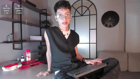 Snapshot of tiam_muller chatting on 12-16-25, 02:16 Tiam Muller online show from 12-16-25, 02:16