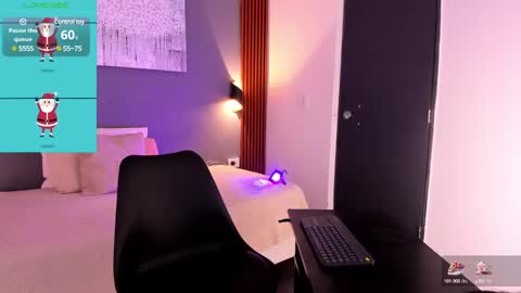 Snapshot of tiana_glow chatting on 02-17-25, 10:25 tihana online show from 02-17-25, 10:25