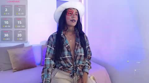 Snapshot of tiana_glow chatting on 10-14-25, 10:32 tihana online show from 10-14-25, 10:32