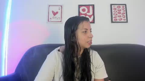 Snapshot of tiana_prince1 chatting on 06-19-26, 07:01 TIANA online show from 06-19-26, 07:01