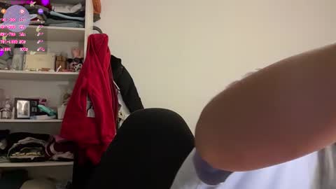 Snapshot of tianale chatting on 07-08-26, 11:42 Tiana Le online show from 07-08-26, 11:42