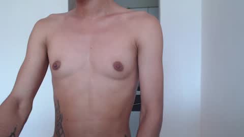 Snapshot of tianiiss_sweet chatting on 07-16-26, 04:13 Tiana online show from 07-16-26, 04:13