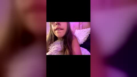 Snapshot of tiara19cute chatting on 05-10-26, 06:57 tiara19cute online show from 05-10-26, 06:57