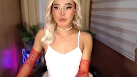 Sam online show from 09-22-25, 04:03