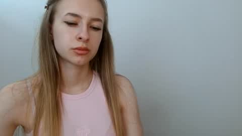 Tiara online show from 06-19-26, 08:07
